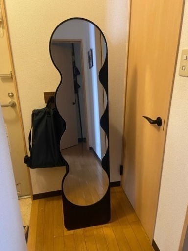 あずま工芸社製　オシャレな形のミラー