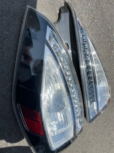 プレマシーCREW us純正テールランプ