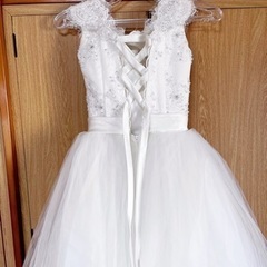 プリンセスラインウエディングドレス　パニエ・ベール付　サイズXS の画像