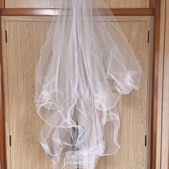 プリンセスラインウエディングドレス　パニエ・ベール付　サイズXS の画像