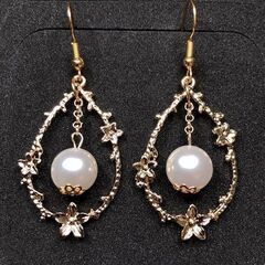 #限定値下げ！パール調・送料無料・春用おしゃれな手作りピアスの画像