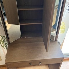 ドレッサー（鏡台）の画像