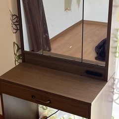 ドレッサー（鏡台）