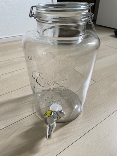 ドリンクサーバー　蛇口付き瓶