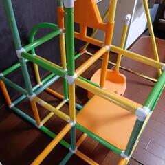 室内ジャングムジム　滑り台　ブランコの画像