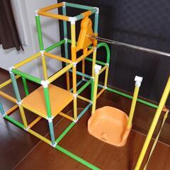 室内ジャングムジム　滑り台　ブランコの画像