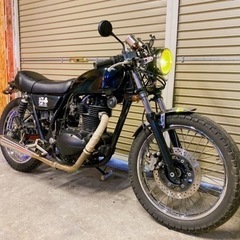 カワサキ　250TR カフェレーサー仕様　配送可能　支払いは現金...