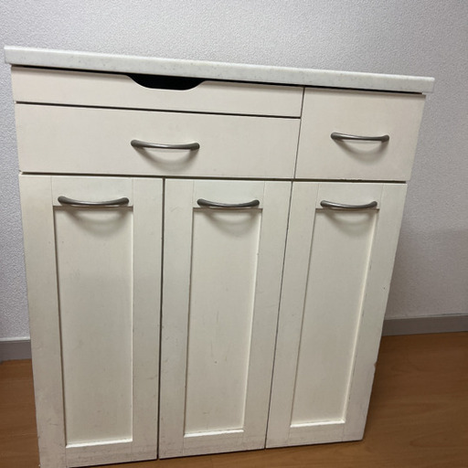 分別ゴミ箱　家具