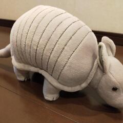アルマジロぬいぐるみ