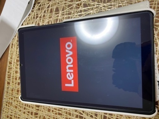 Lenovo tab m8 タブレット