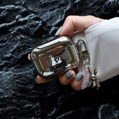 新品 XLARGE × FR2 コラボ airpods pro ケース チャーム付きの画像