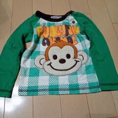 長袖Tシャツ、長ズボン