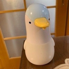 ペンギン型　ソープディスペンサー値下げ