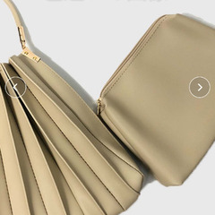 (７)　新品　プリーツショルダーバッグ　SMILE ORCHIDの画像