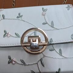 【5/27まで　ほぼ新品】ショルダーバッグの画像