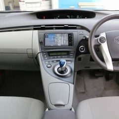 自社ローンって知ってますか？信販会社を通さないんです😎金利０％＆キャンペーン中✨装備充実！トヨタ プリウス Ｓ　ツーリングセレクション🚗の画像