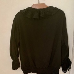 ブラックレースのブラウス
