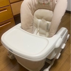 手動タイプ　コンビ　ハイローチェア　テーブル付の画像