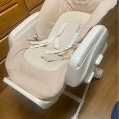 手動タイプ　コンビ　ハイローチェア　テーブル付の画像