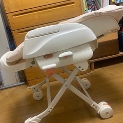 手動タイプ　コンビ　ハイローチェア　テーブル付の画像