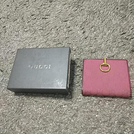 グッチ二つ折り財布