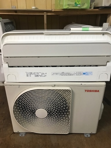 2016 Toshiba 10〜12畳。 無料のエアコンの設置