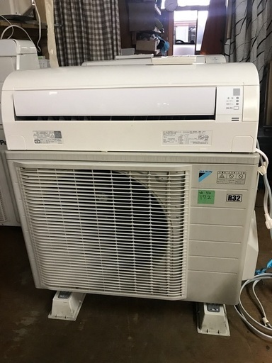 2016 Daikin 12 畳。 無料のエアコンの設置…