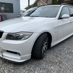 コミコミ価格　Mスポーツ　ツーリング　サンルーフ　社外マフラー　ナビ　19インチアルミ　ローダウンの画像