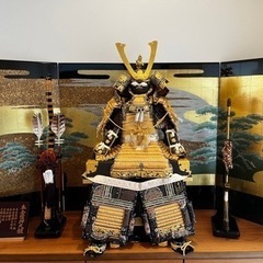 本金箔押し大鎧兜、屏風、刀弓矢、台座セット　秀月