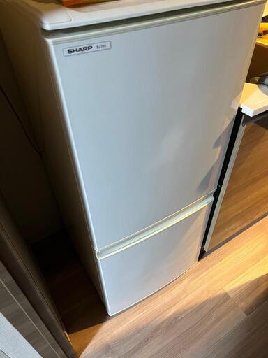 シャープ137L冷蔵庫
