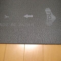 東リタイルカーペット厚み7.8ｍｍ・１枚３００円・在庫１２２枚（３７９３）未使用品の画像