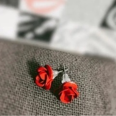 【ディズニー】バラピアス✽赤バラ✽白バラ✽ミッキー✽アリス✽美女と野獣の画像