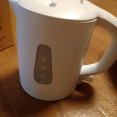炊飯器とケトルは無料で譲ります。