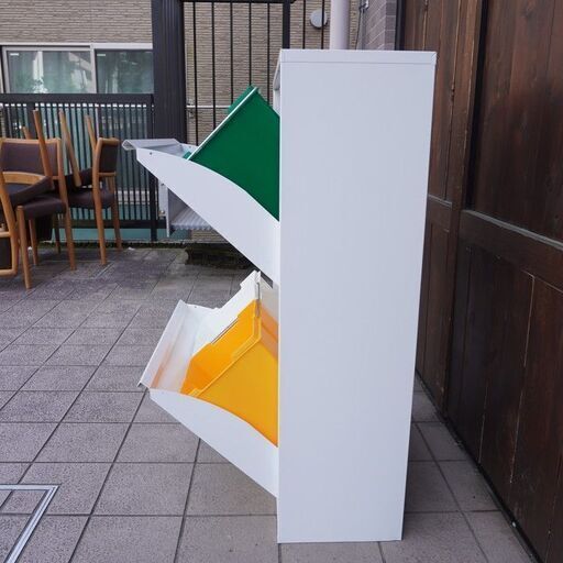 ASPLUND(アスプルンド)取り扱いのイタリアのメーカーDOTTUS(ドッタス)社のダストボックス2×2段/ホワイト。スリムでスッキ