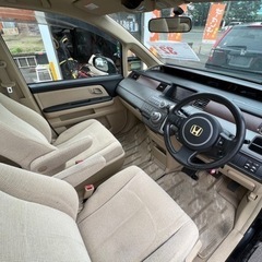🦍ご成約🦍コミコミ30万円以内！ステップワゴン【YouTubeで現車確認】即日納車可能！車検R5年3月迄☆グレード 24Z☆18インチAW☆両側パワスラ☆ウッド調マット☆サンルーフ☆シートカバー☆ETCの画像