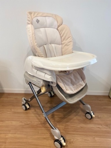 コンビ　ロワイヤルオートスウィング(電動ハイローチェア・ネムリラ)