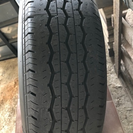 ハイエース　純正ホイールタイヤセット
