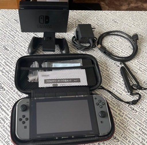 switch美品！ケース付き 箱なし 使用回数30回未満