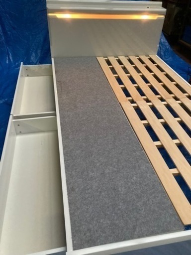 売約済み　　⭐️セミダブルサイズ 電源付きベッドフレーム 引き出しあり！