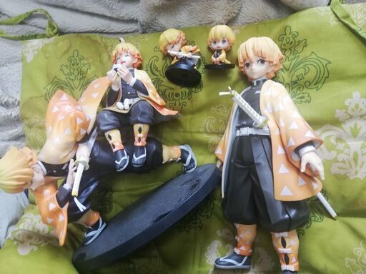 特価ー我妻善逸フィギュアセット！