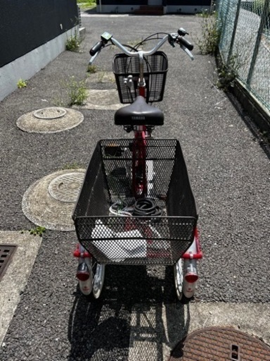 電動アシスト三輪車　YAMAHA パス