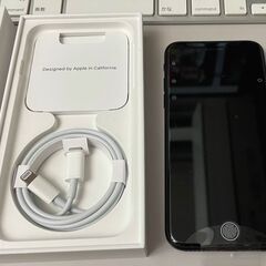 iPhone SE 第3世代 SE3　ミッドナイトブラック　64GB　SIMフリー の画像