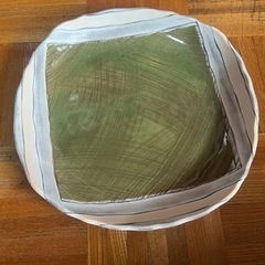 焼物。大きめのお皿。