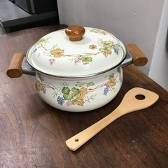取引場所　南観音　N2204-785 22cmホーロー両手鍋 穴...