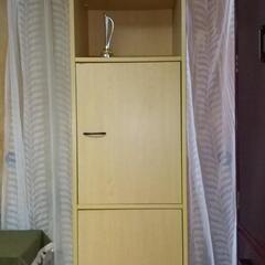 無料 差し上げます‼️扉付き 本棚 洋服棚 多目的 棚 一輪差し 付き