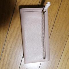 PRADAプラダ長財布の画像