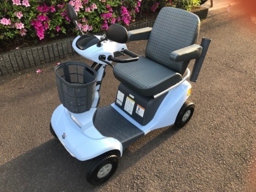 スズキ　セニアカー　ET4E7