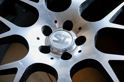 4本セット SPORT TECHNIC MONO7 EXCEED? スポーツテクニック 18インチ 7.5JJ オフ50 / FALKEN FK510 夏タイヤ レガシィ アウトバック