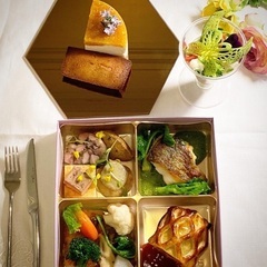 お花と楽しむフランス料理〜フラワーアレンジメントとフランス料理を...