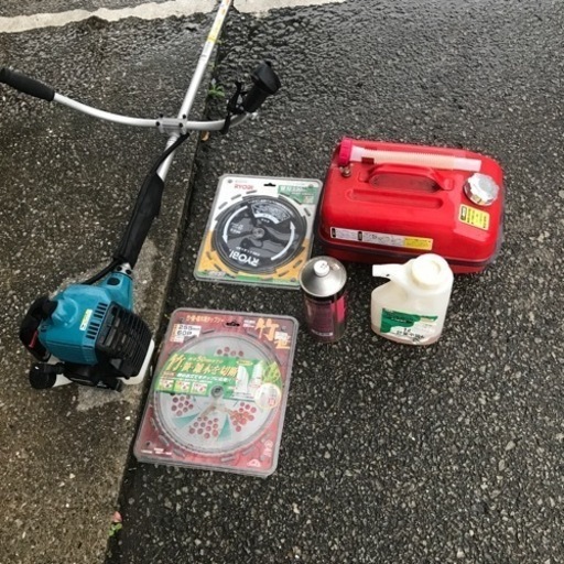 草刈り機　マキタ　ガソリン